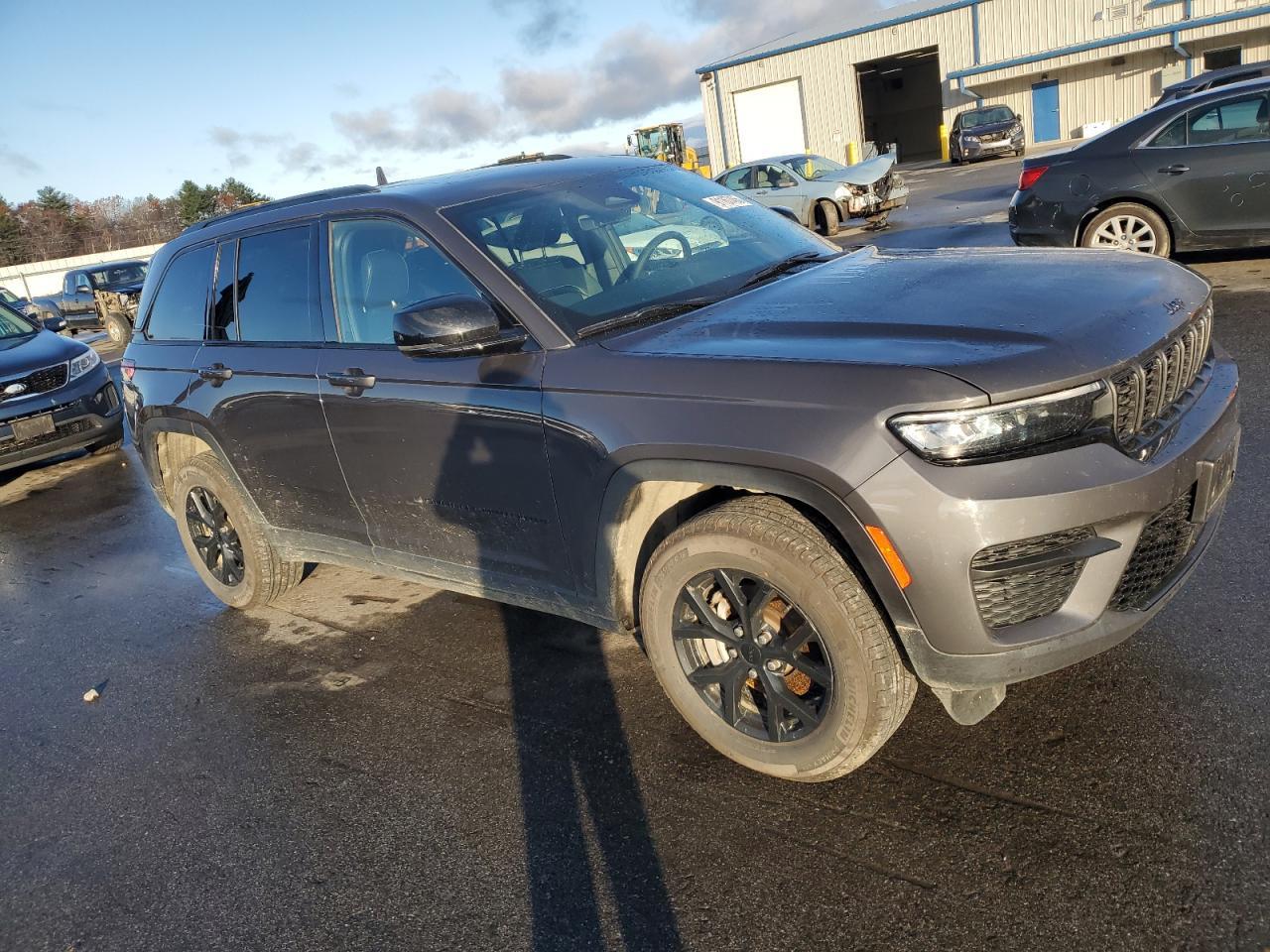 2025 Jeep Grand Cherokee Laredo - Фото 4