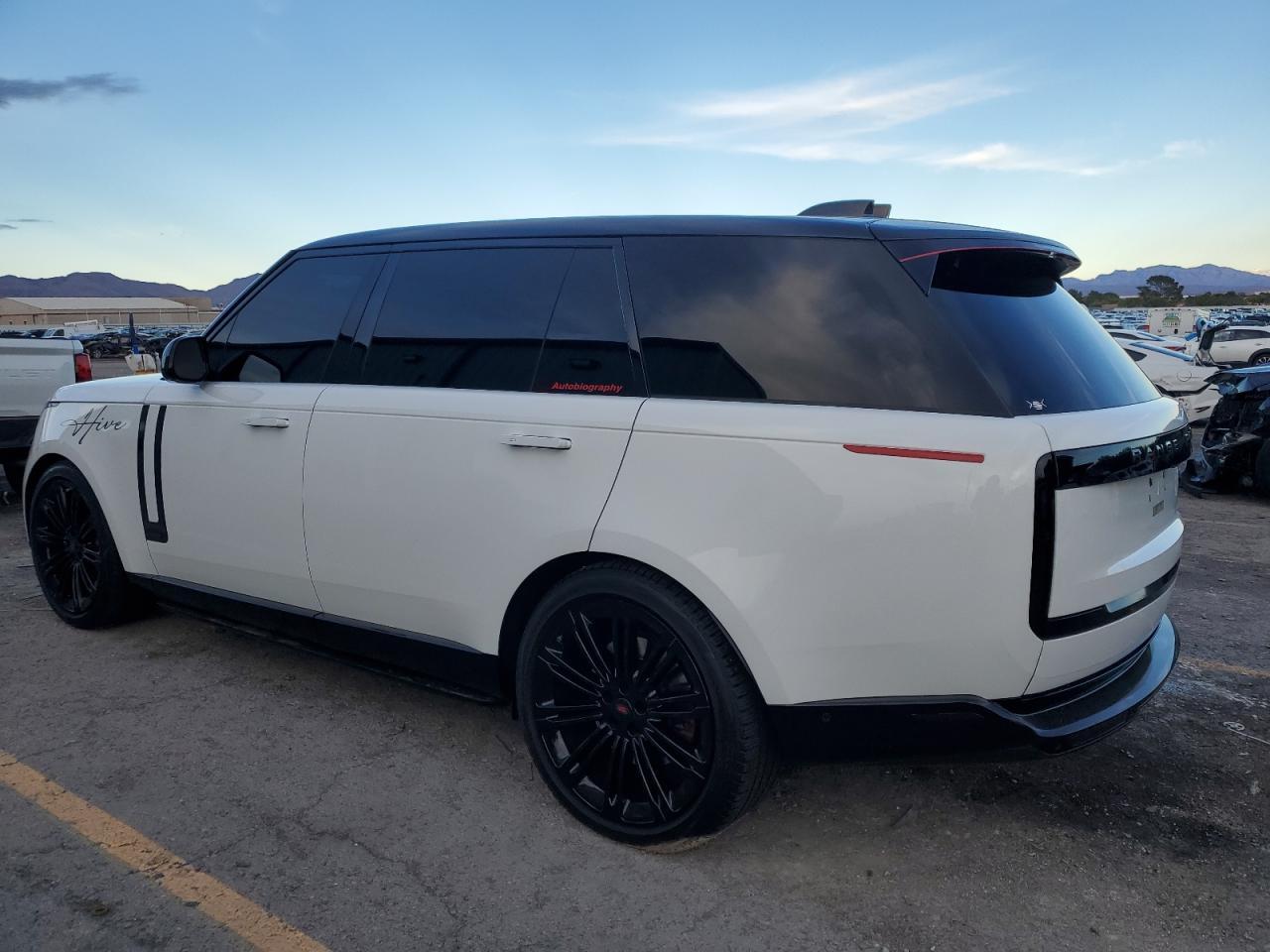 2023 Land Rover Range Rover Autobiography - Фото 2