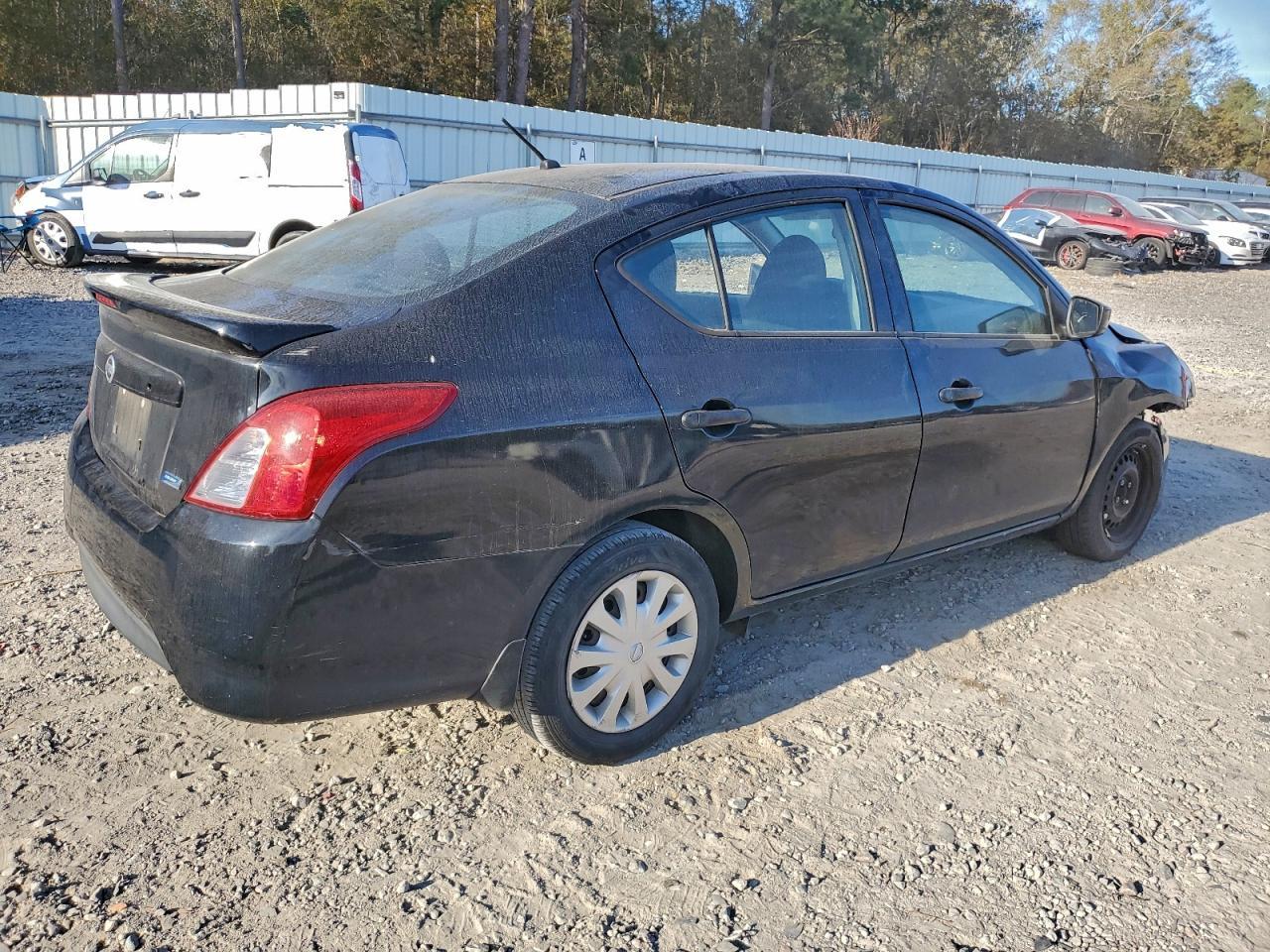 2016 Nissan Versa S - Image 3