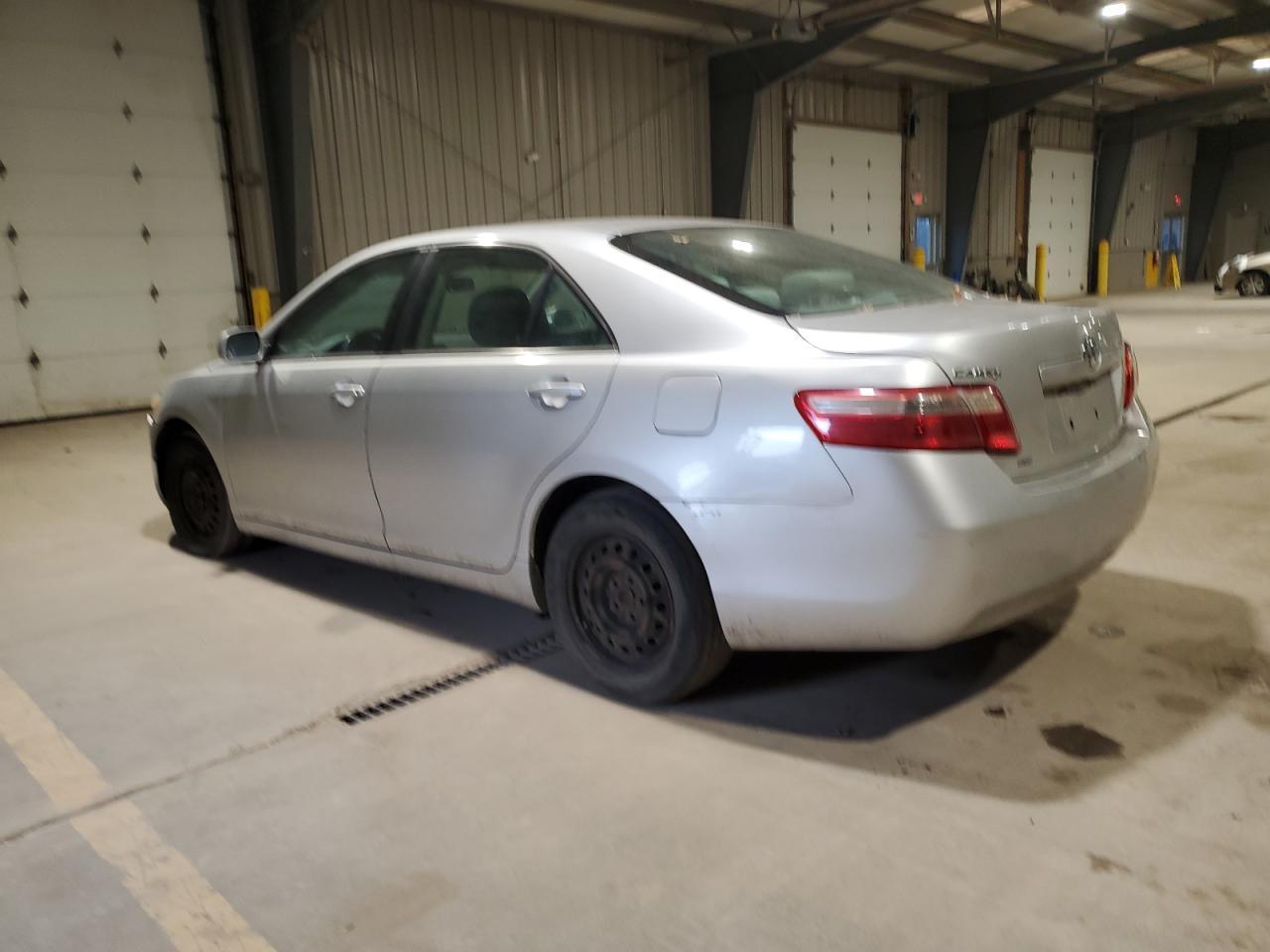 2008 Toyota Camry Ce - Фото 2