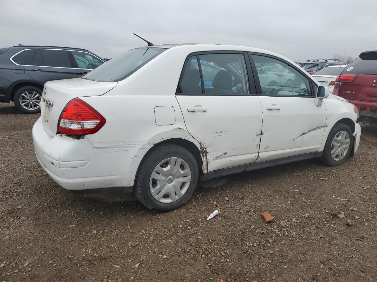 2011 Nissan Versa S - Image 3