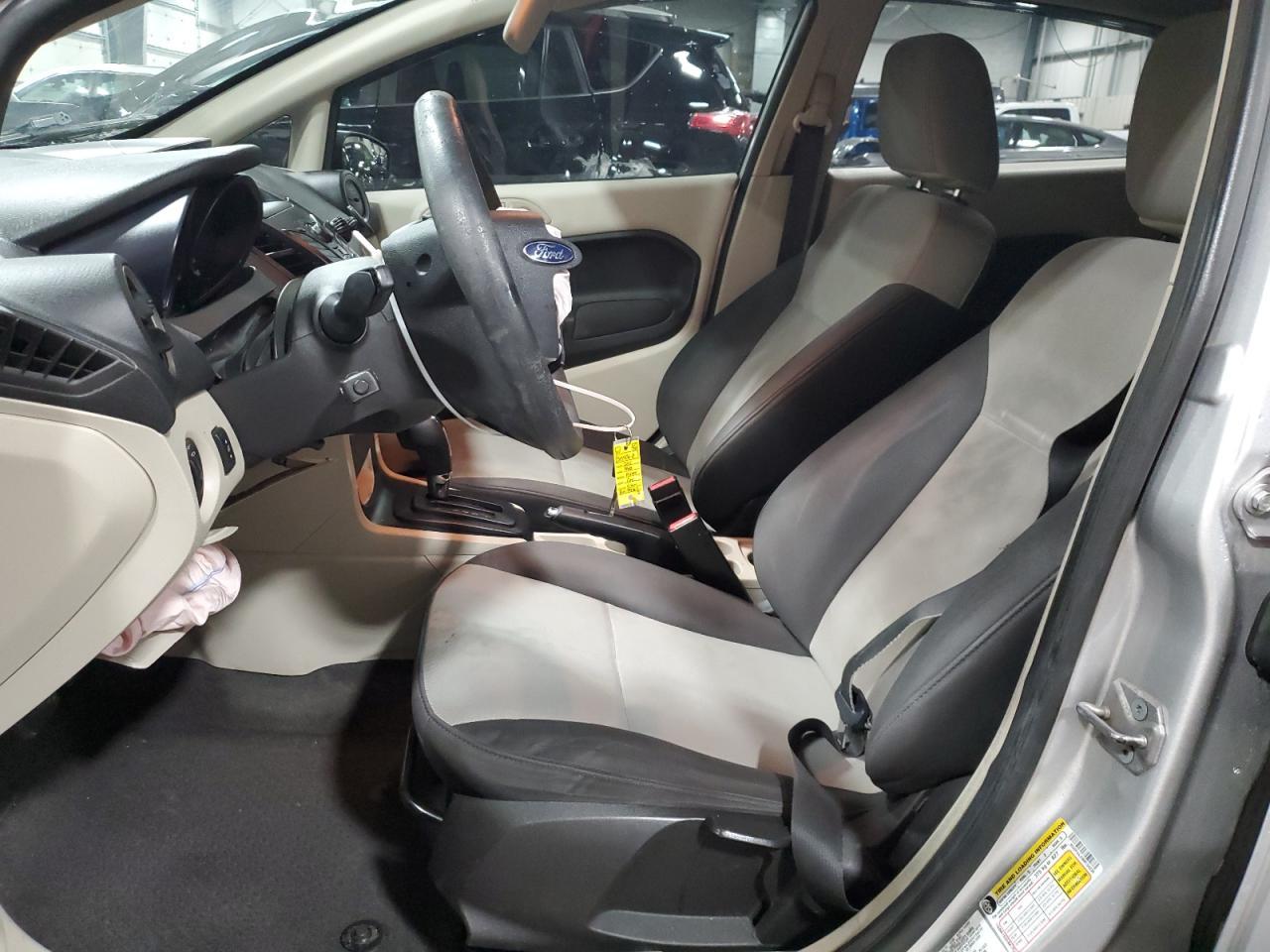 2011 Ford Fiesta S - Фото 7