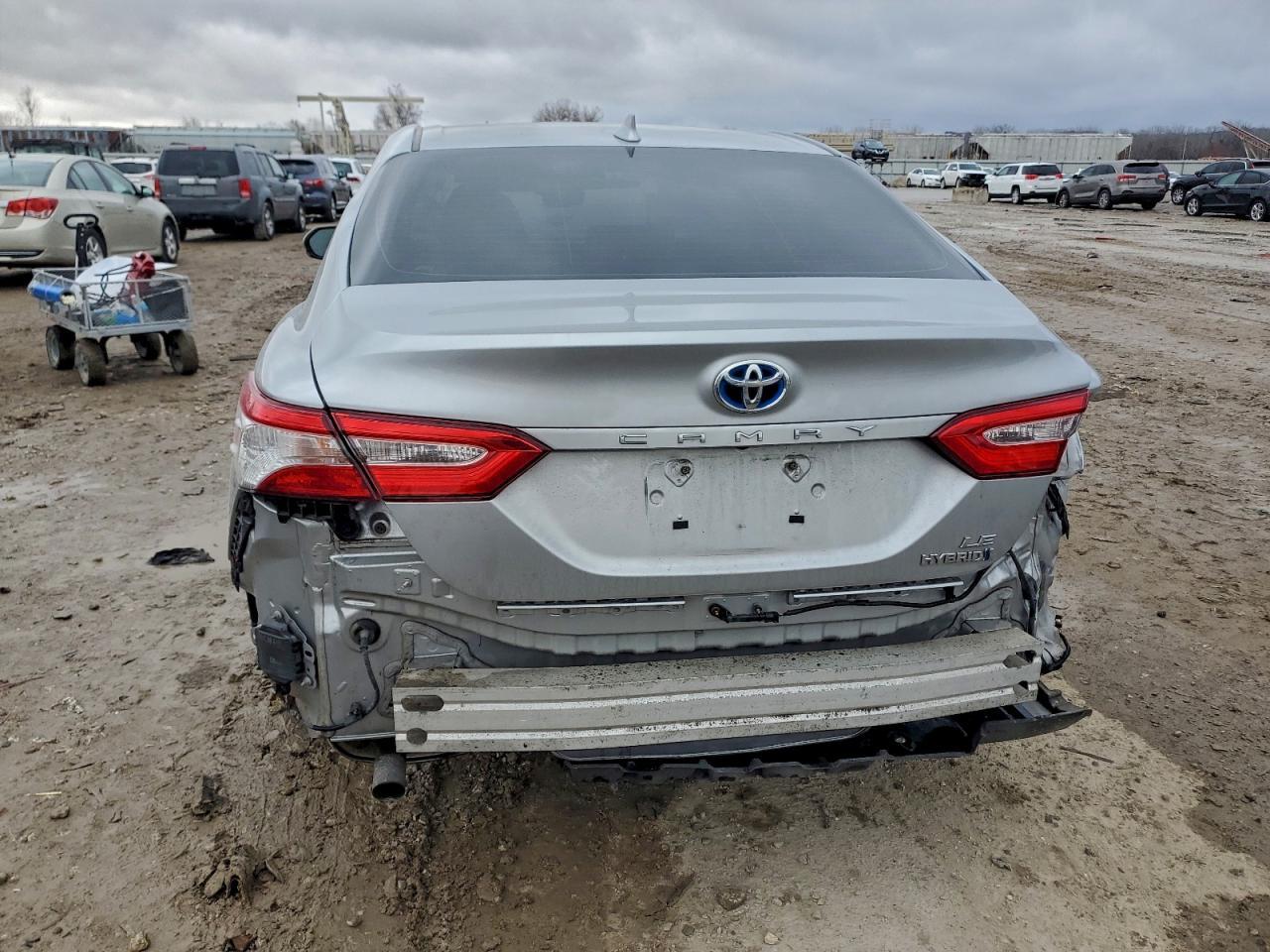 2020 Toyota Camry Le - Image 6