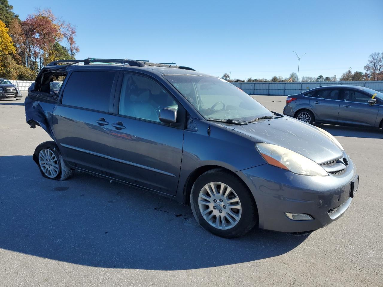2010 Toyota Sienna Xle - Image 4