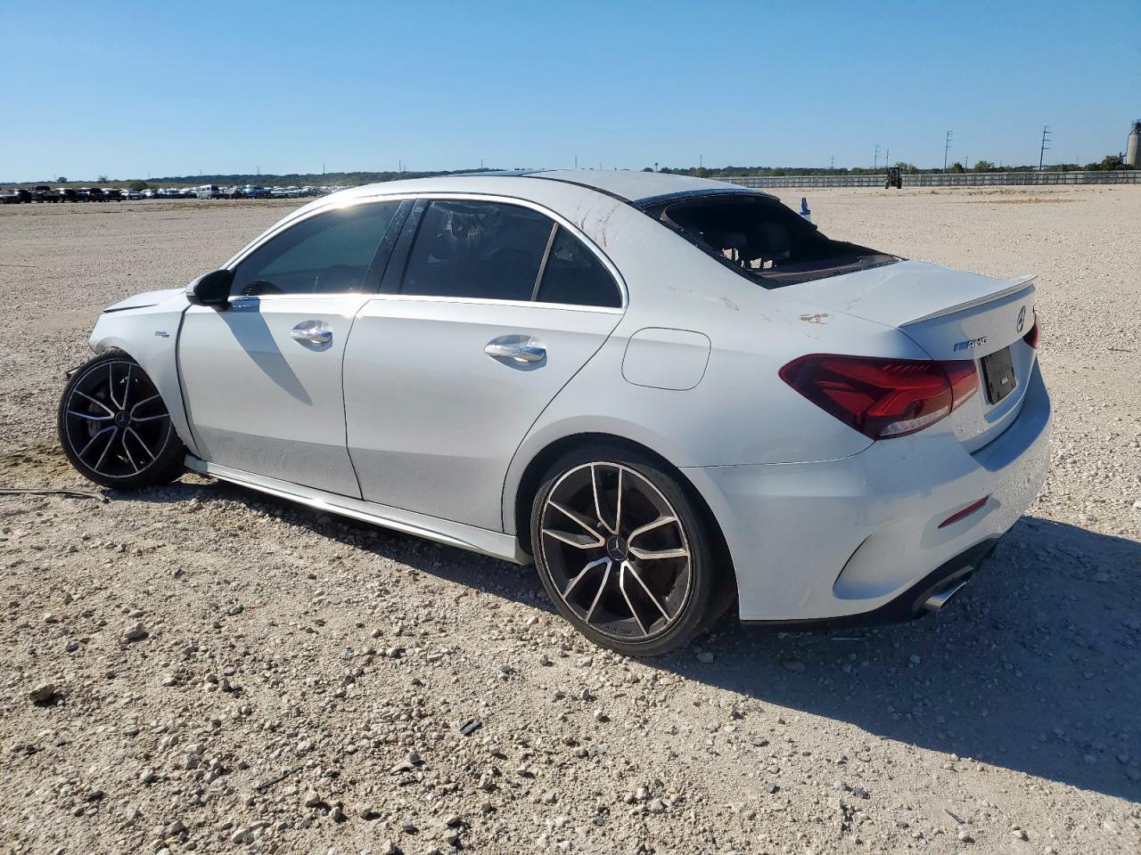 2021 Mercedes-Benz A 35 Amg - Фото 2