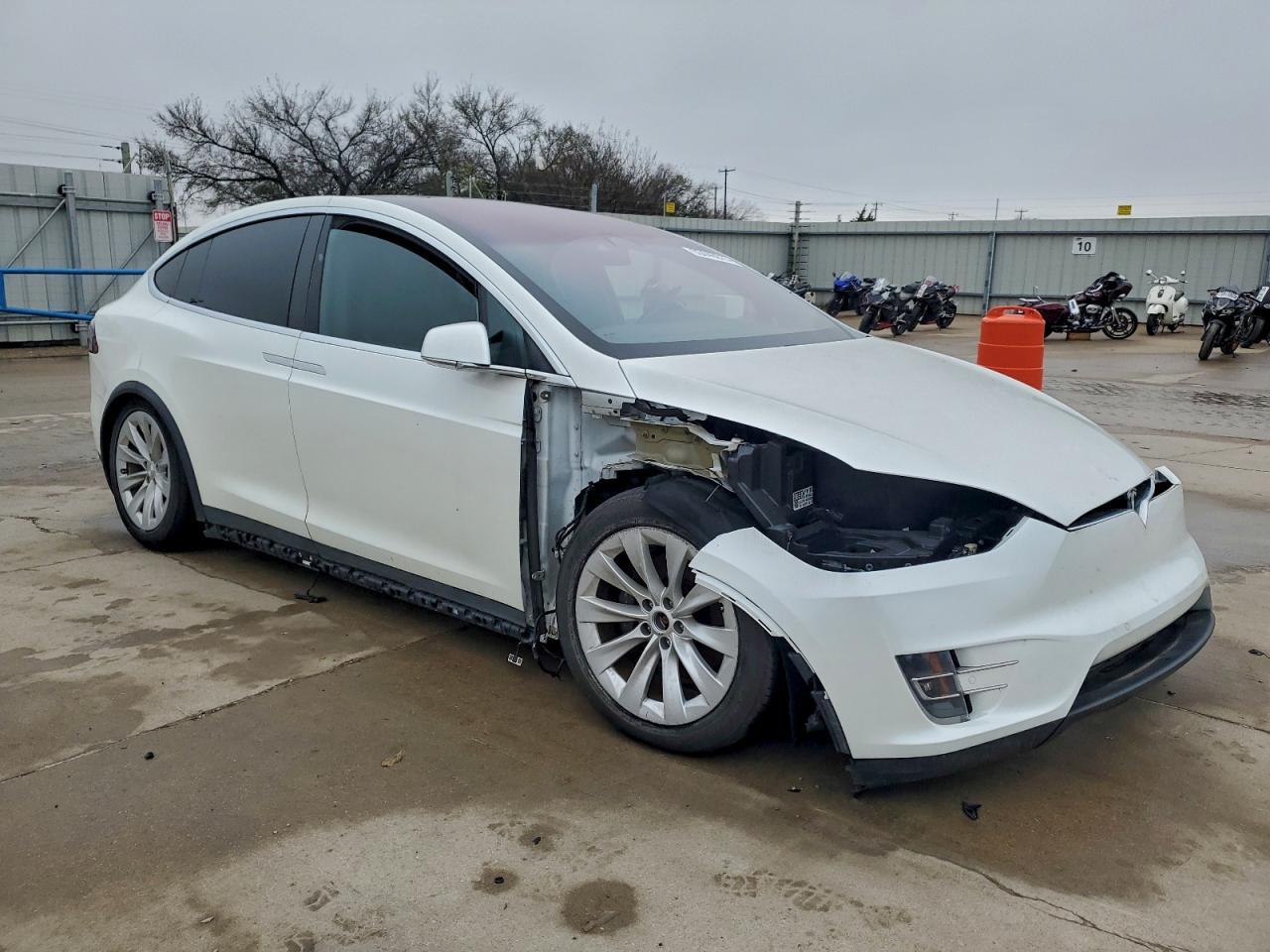 2020 Tesla Model X - Фото 4