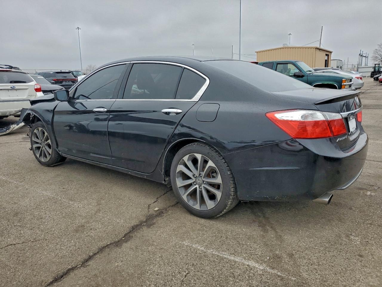 2015 Honda Accord Sport - Image 2