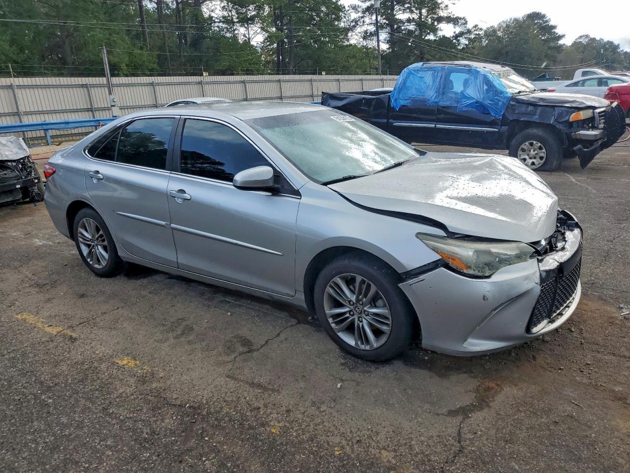 2016 Toyota Camry Le - Фото 4