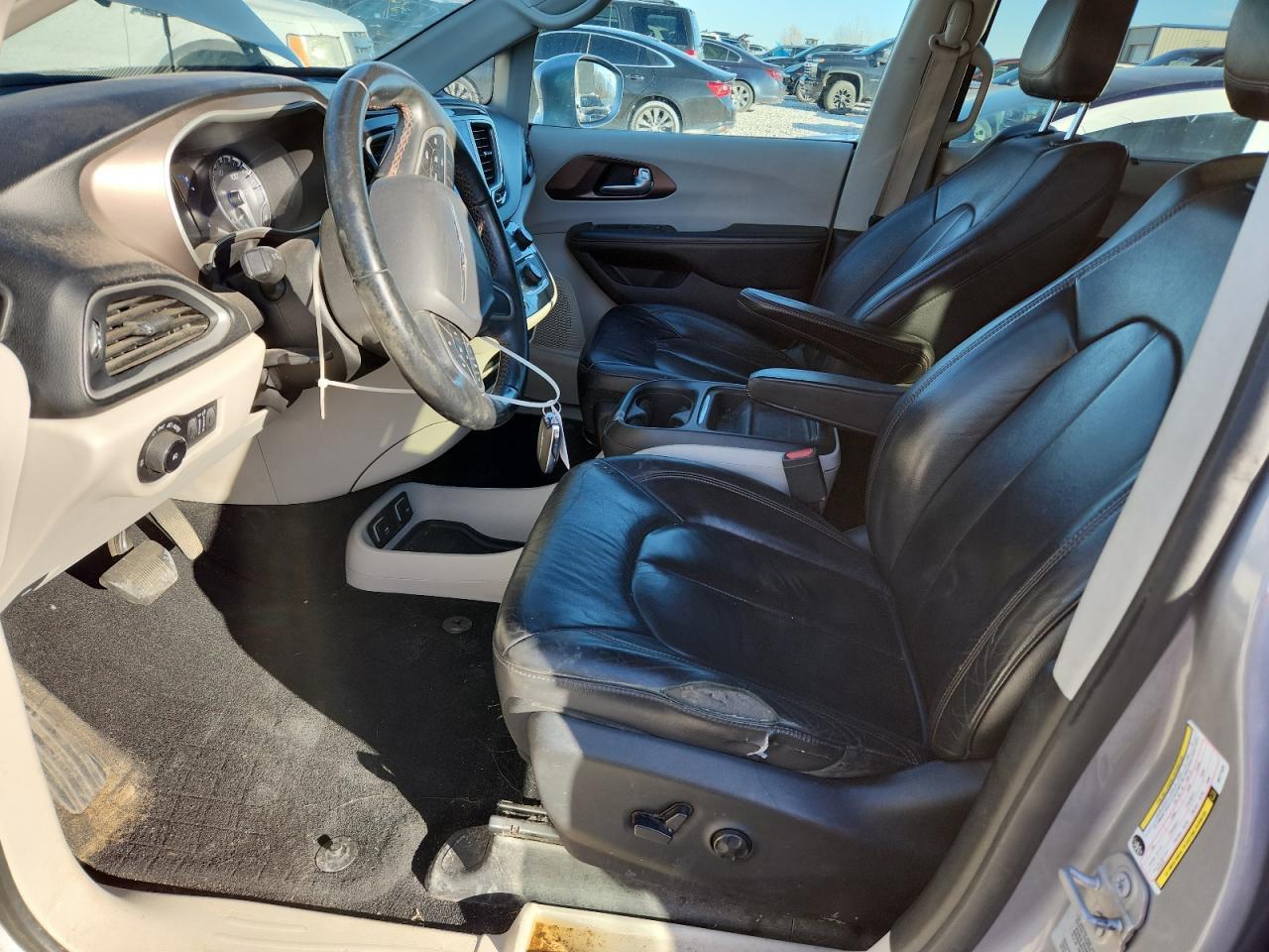 2017 Chrysler Pacifica Touring L - Image 7