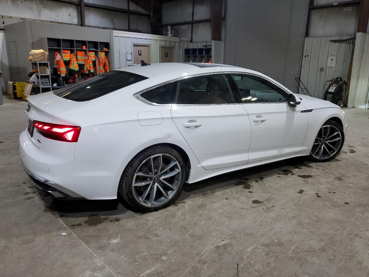 2022 Audi A5 Premium Plus 45 - Фото 3