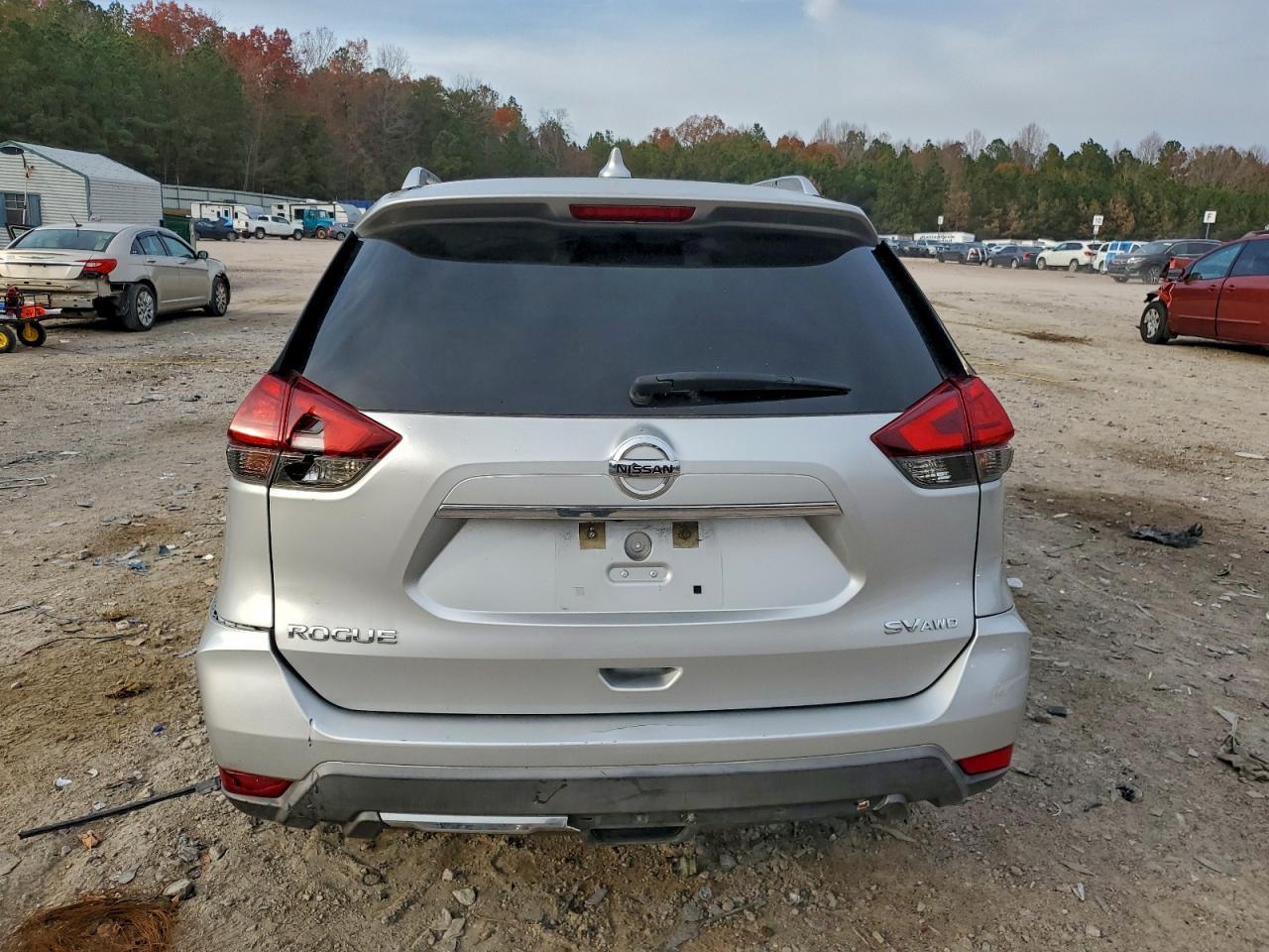 2017 Nissan Rogue S - Image 6