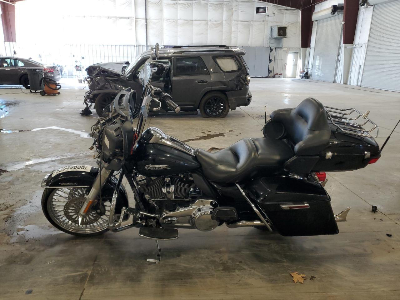 2018 Harley-Davidson Flhtcu Ultra Classic Electra Glide - Фото 3