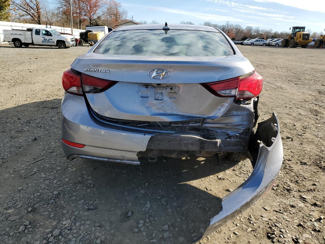 2015 Hyundai Elantra Se - Фото 6