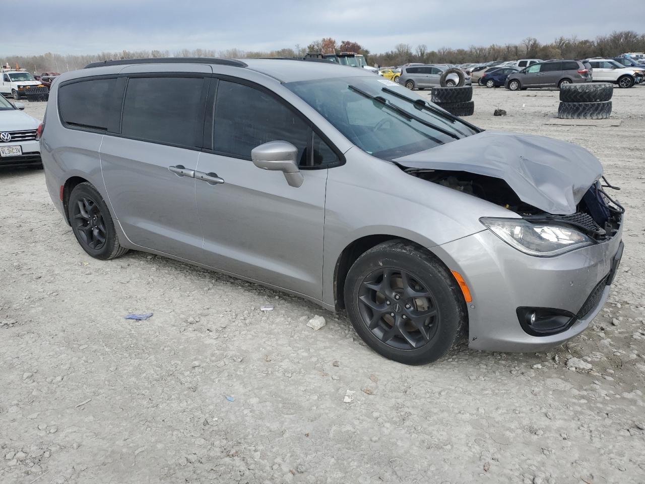 2018 Chrysler Pacifica Touring L Plus - Фото 4