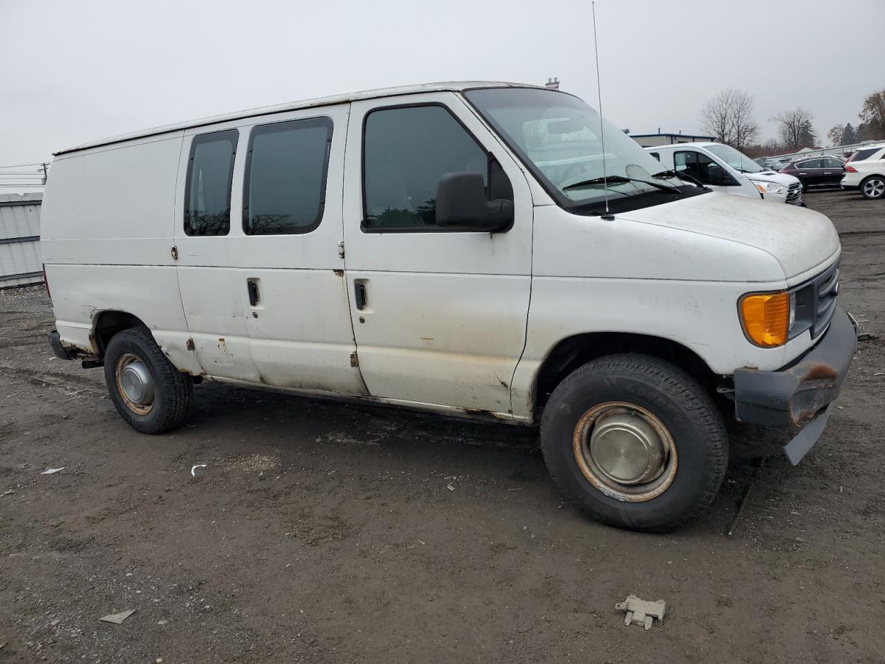 2003 Ford E250 Delivery Van - Фото 4