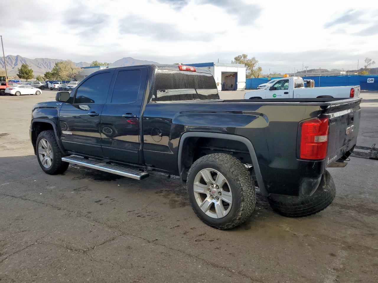 2017 GMC Sierra K1500 - Image 2