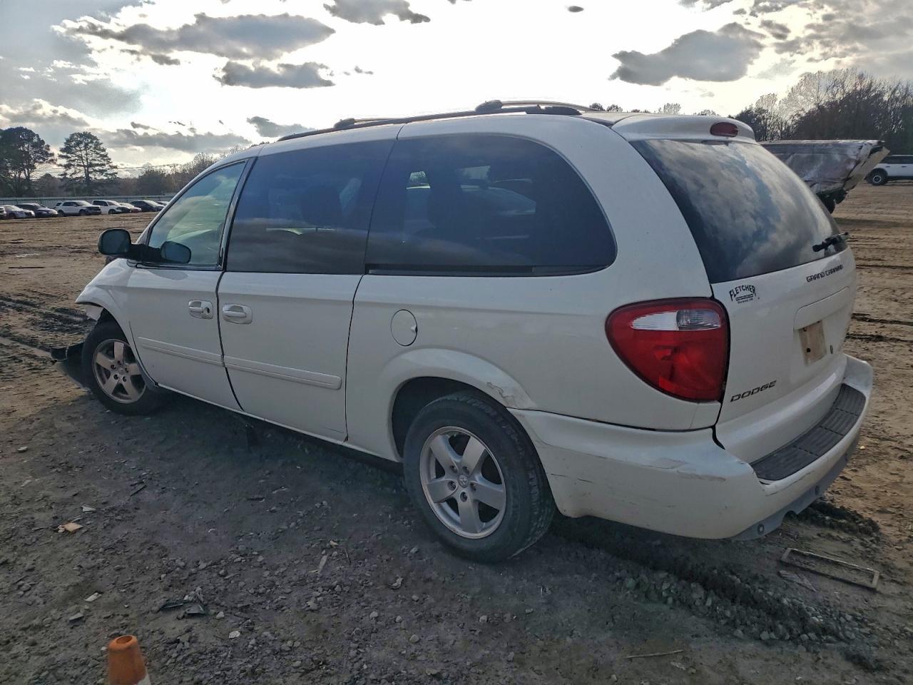 2007 Dodge Grand Caravan Sxt - Image 2
