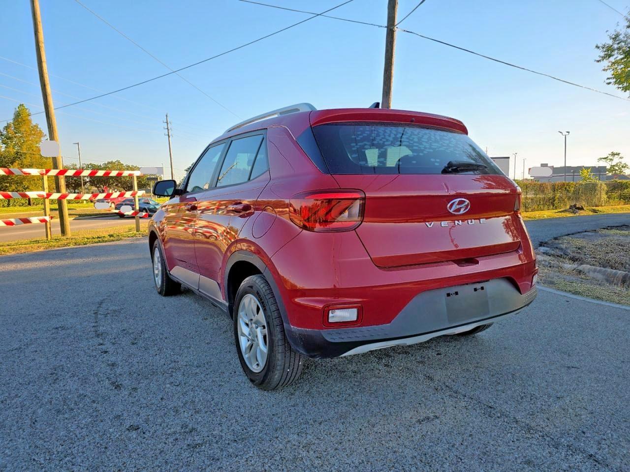 2020 Hyundai Venue Sel - Фото 3