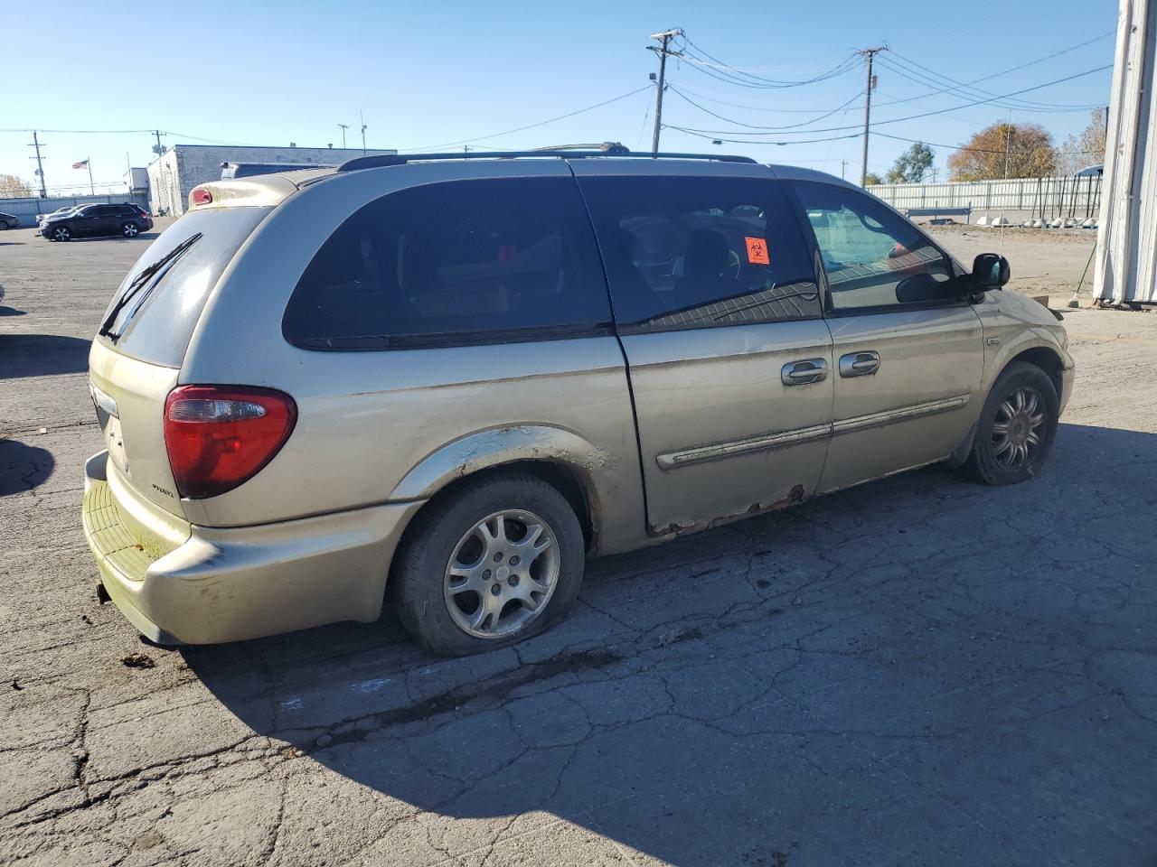 2005 Chrysler Town & Country Touring - Фото 3