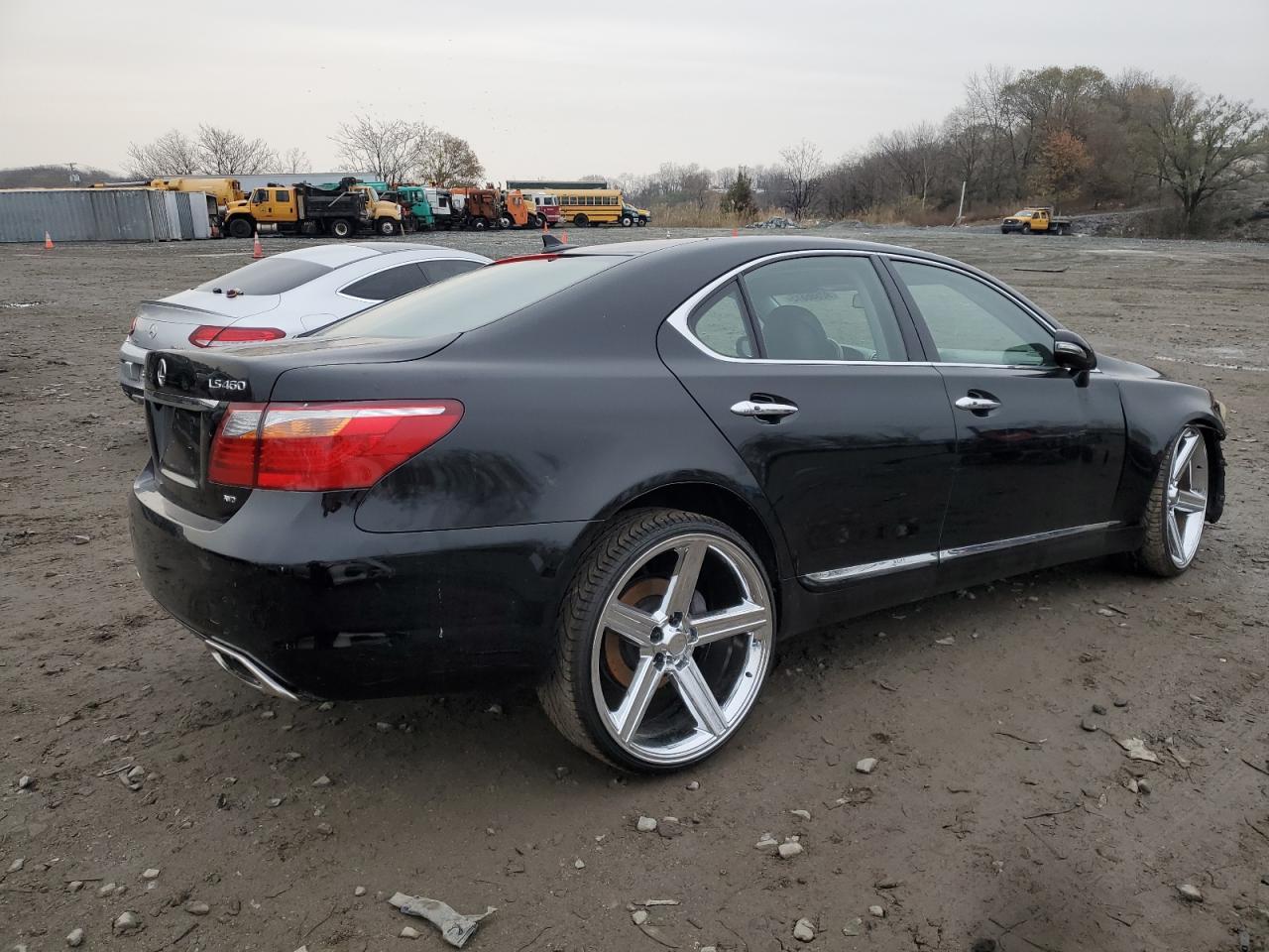 2010 Lexus Ls 460 - Image 3