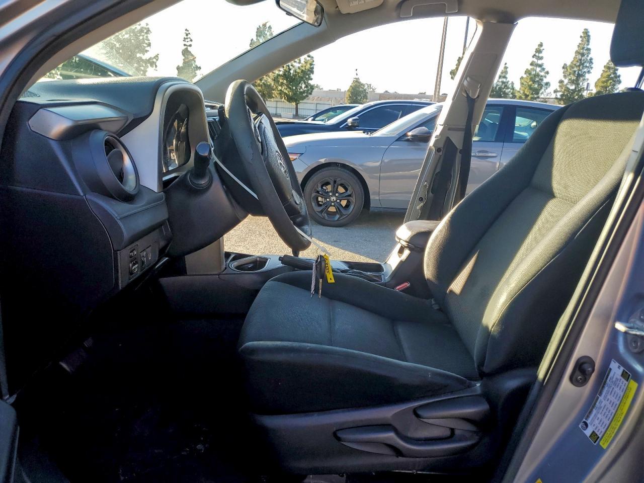 2017 Toyota Rav4 - Image 7