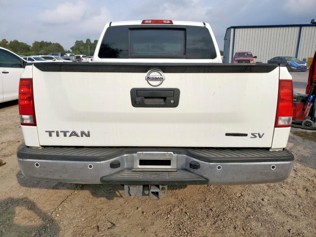 2014 Nissan Titan S - Фото 6