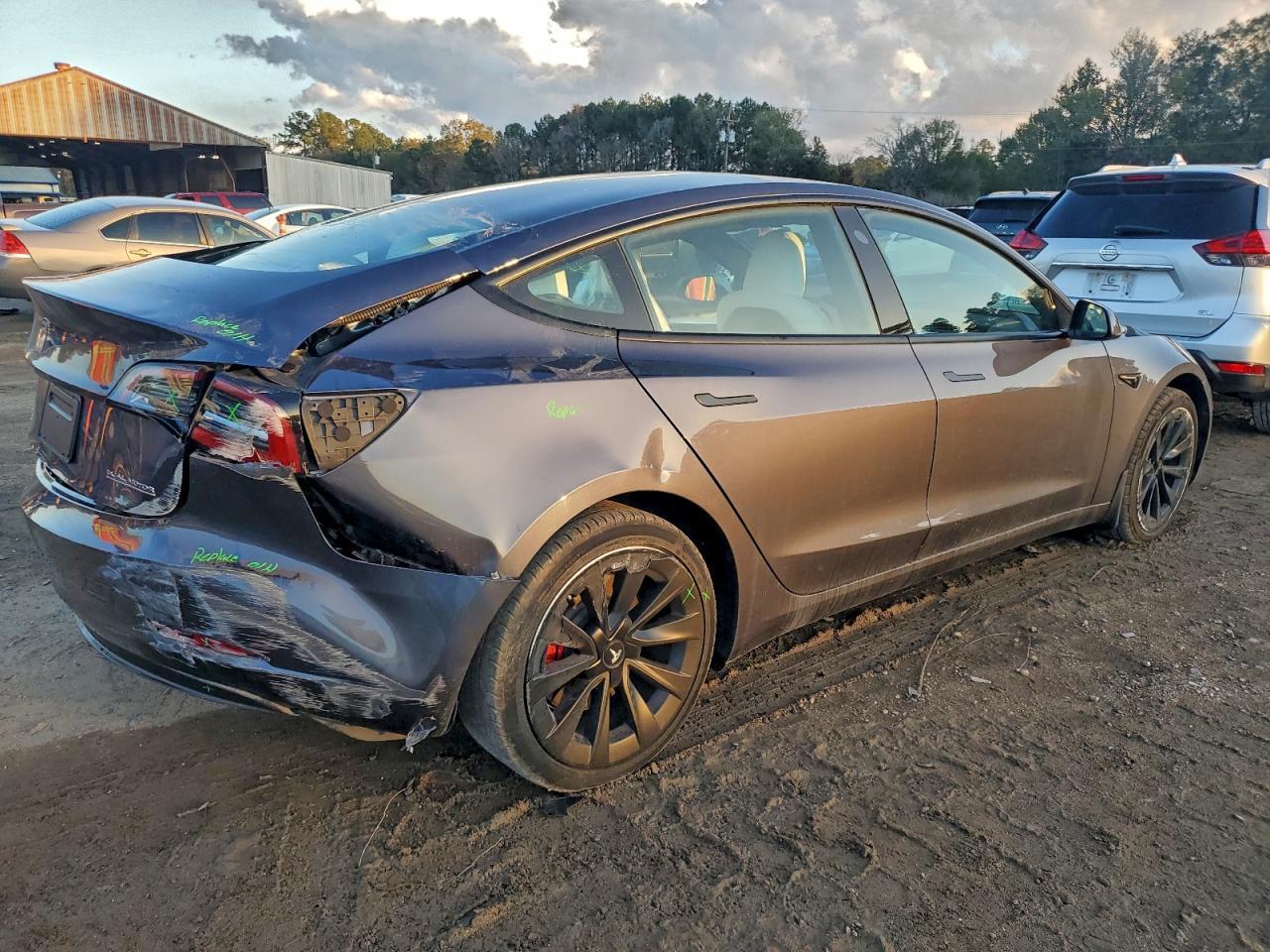2023 Tesla Model 3 - Image 3