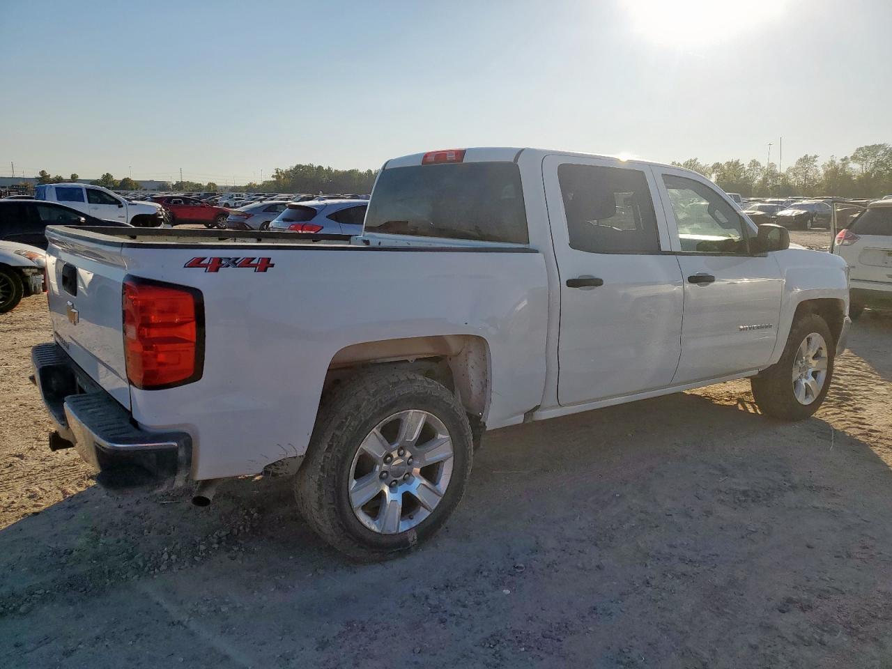 2018 Chevrolet Silverado K1500 - Фото 3