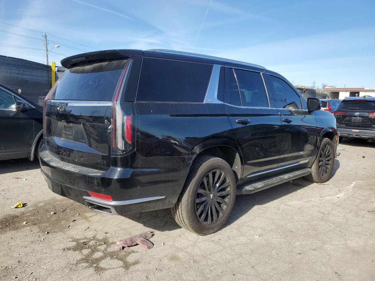 2023 Cadillac Escalade Premium Luxury - Image 3