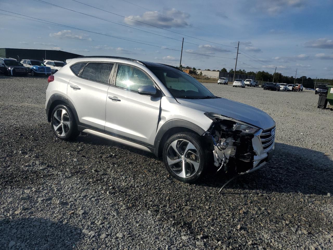 2017 Hyundai Tucson Limited - Image 4