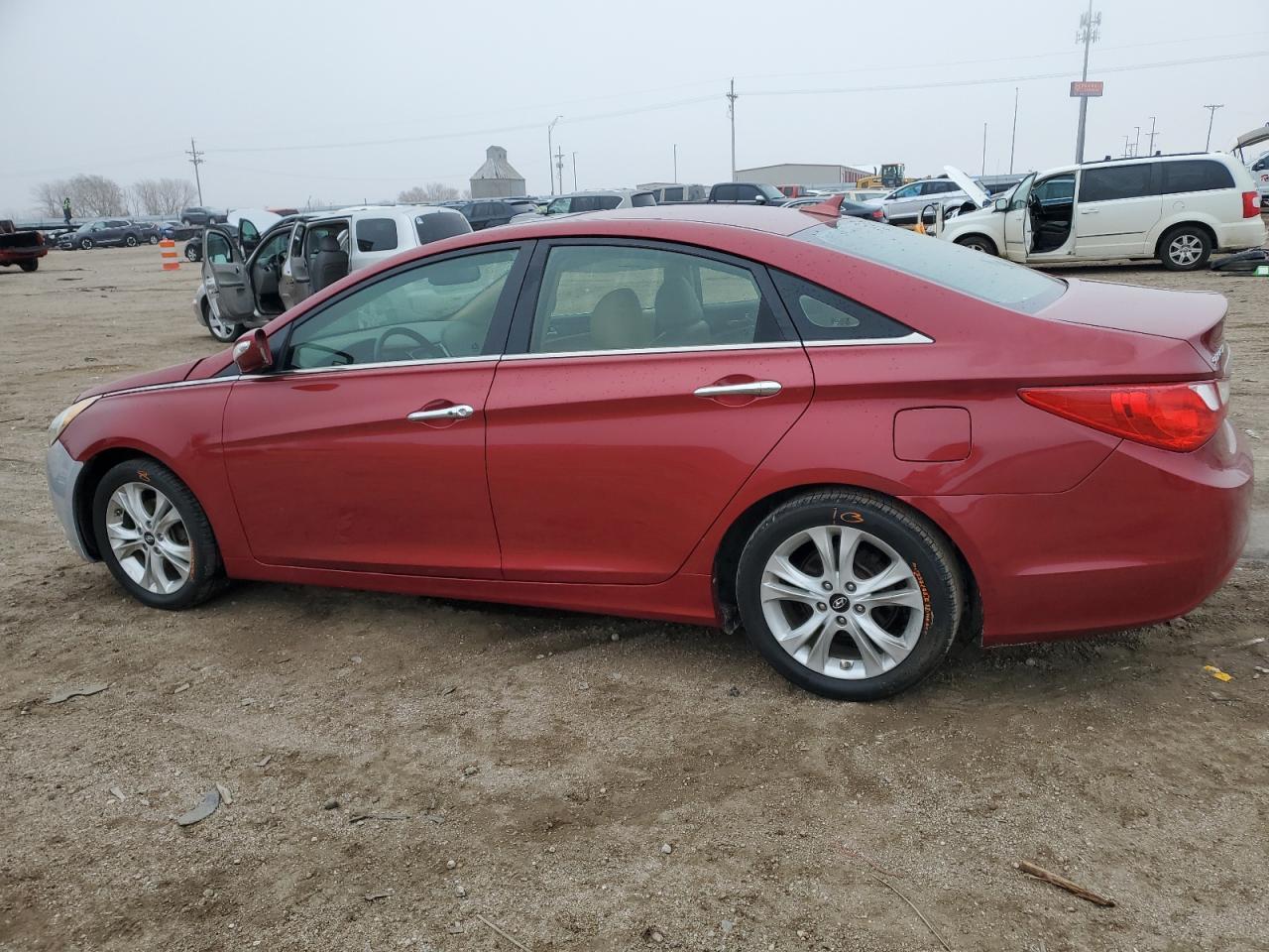 2011 Hyundai Sonata - Image 2