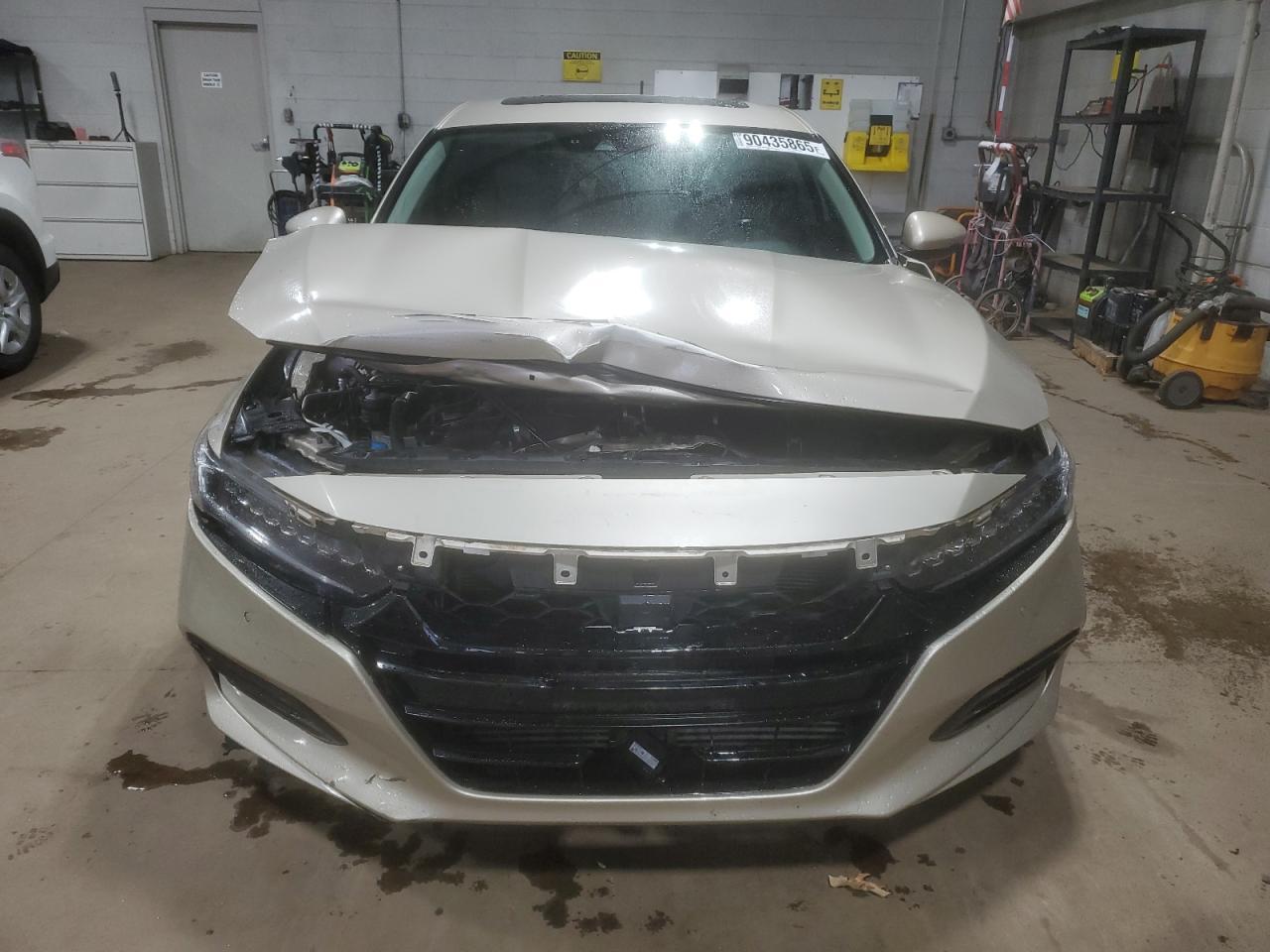 2018 Honda Accord Touring - Image 5