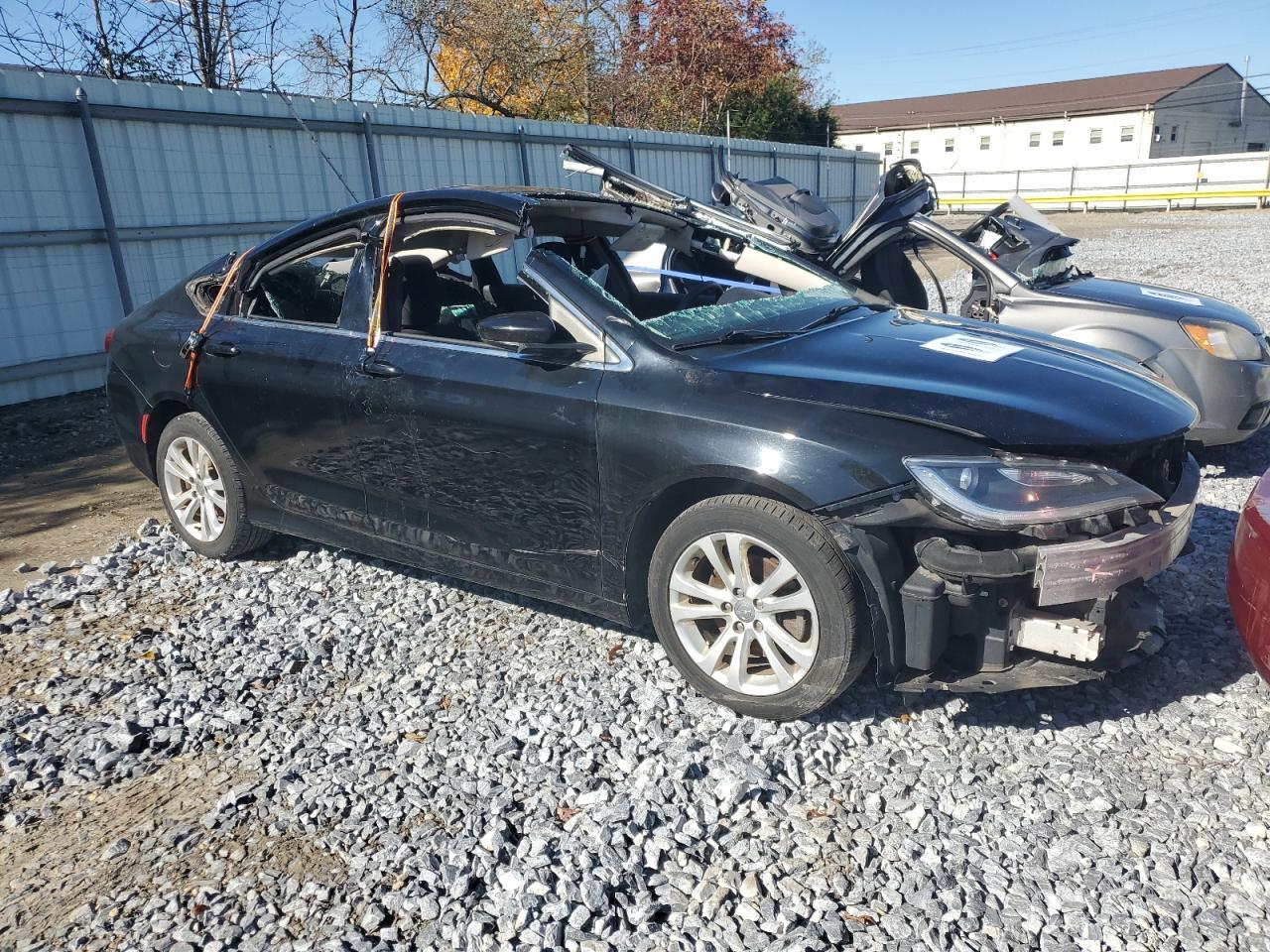 2015 Chrysler 200 Limited - Фото 4