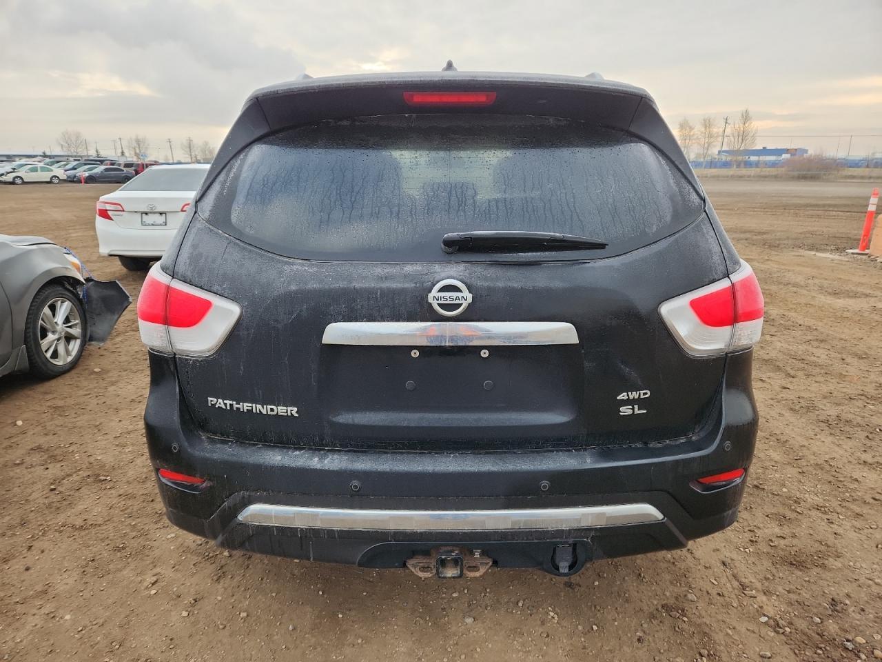 2015 Nissan Pathfinder S - Image 6