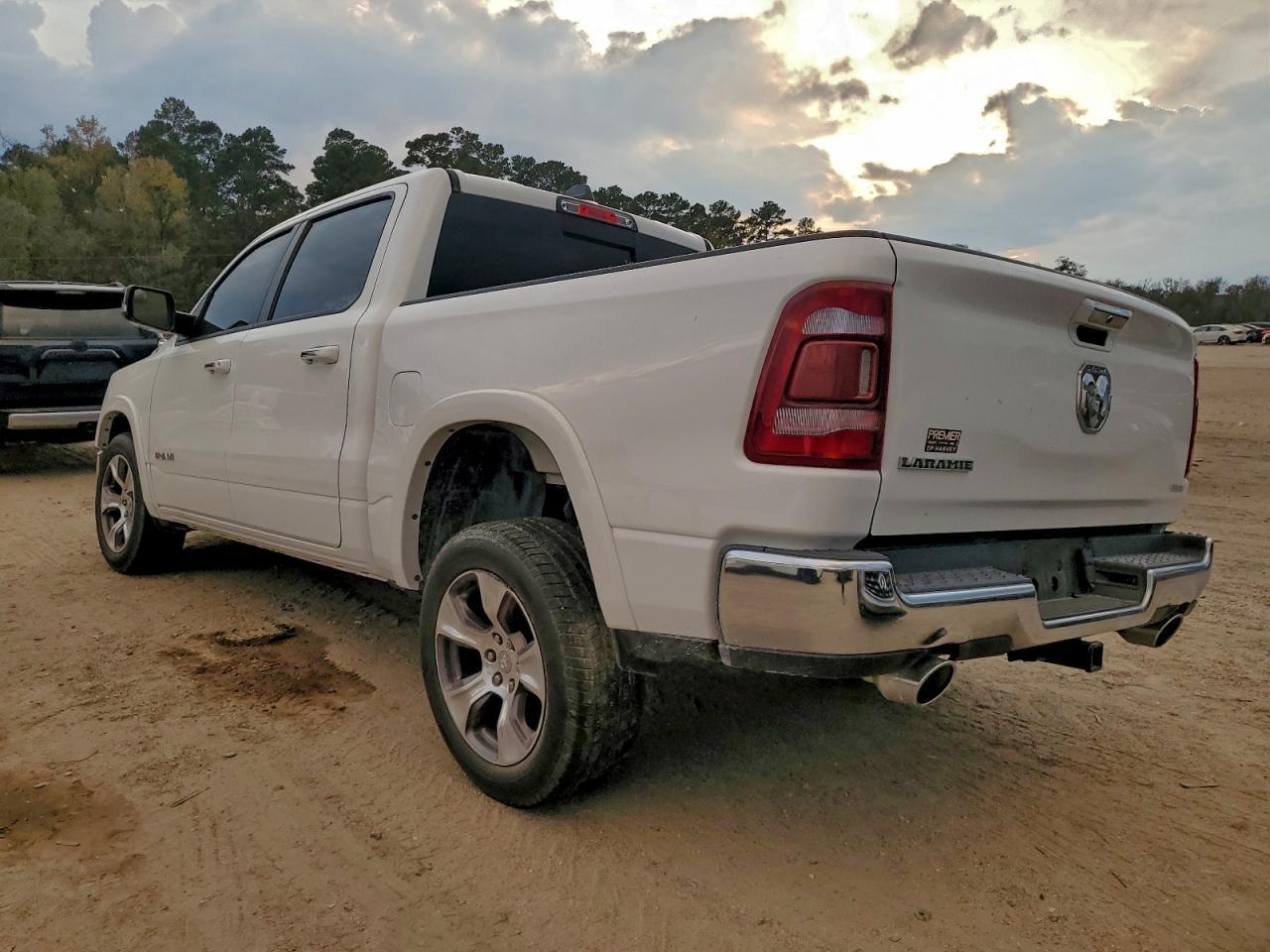 2021 Ram 1500 Laramie - Фото 2