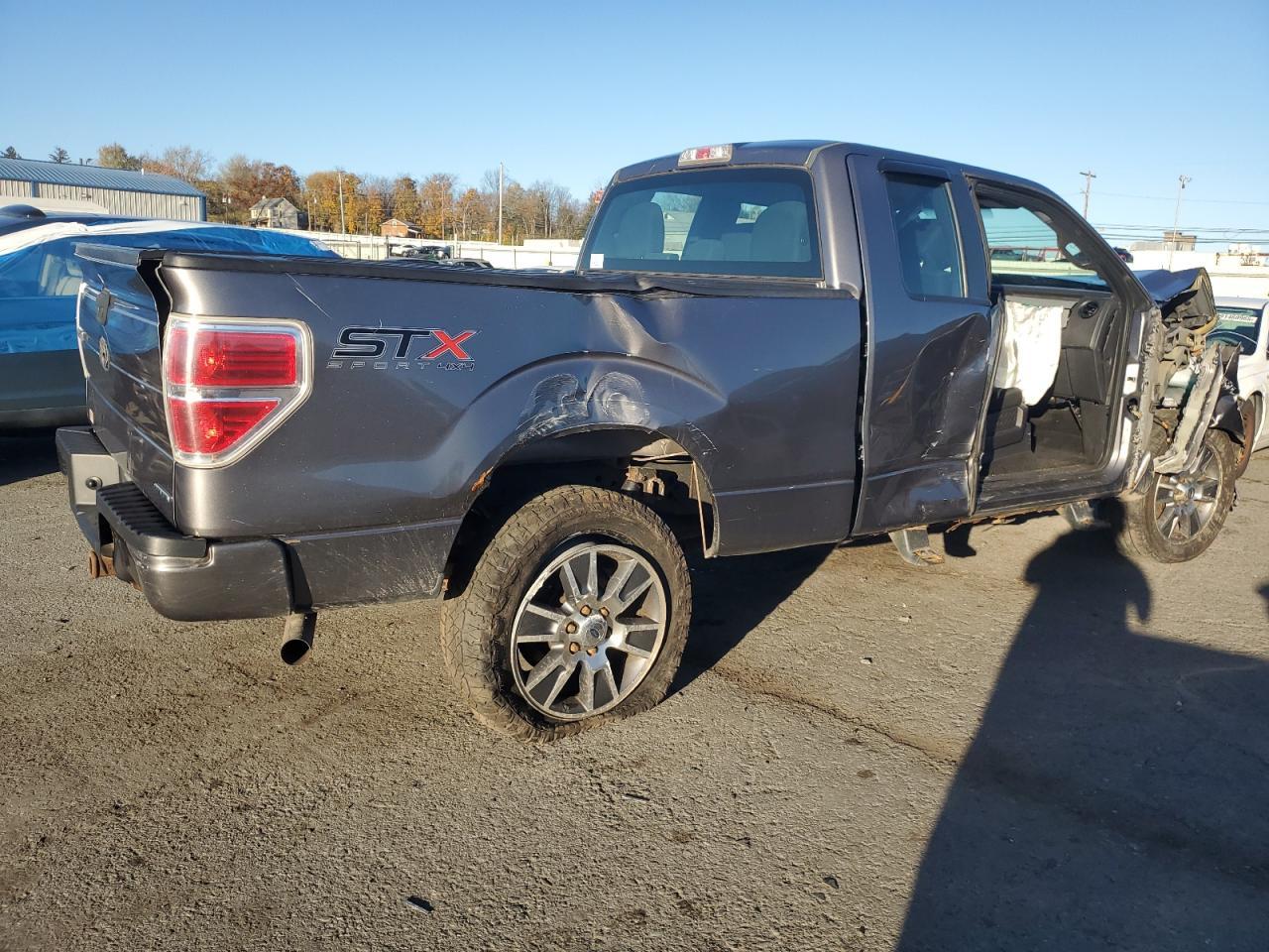 2011 Ford F150 Super Cab - Image 3
