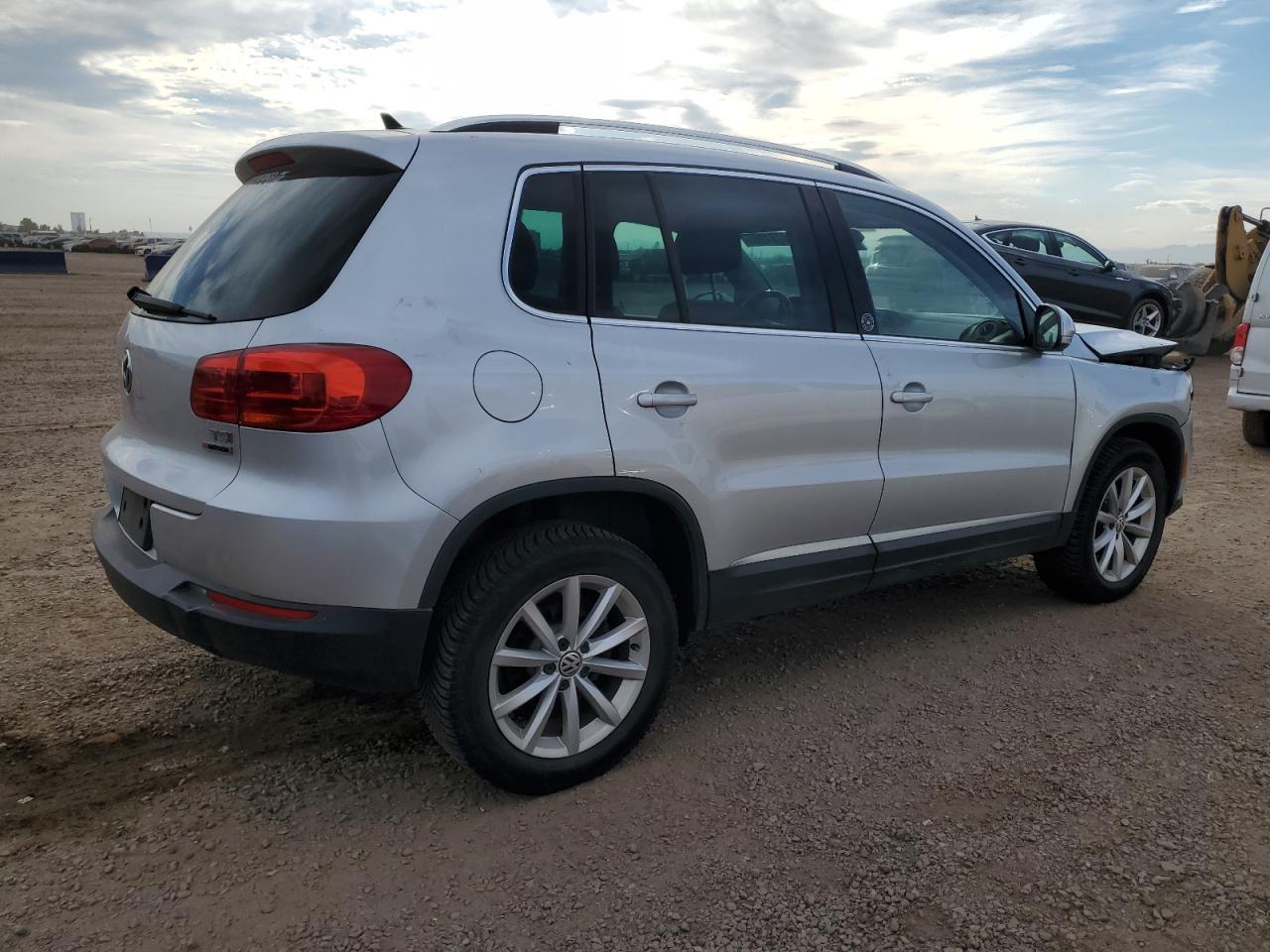 2017 Volkswagen Tiguan Wolfsburg - Фото 3