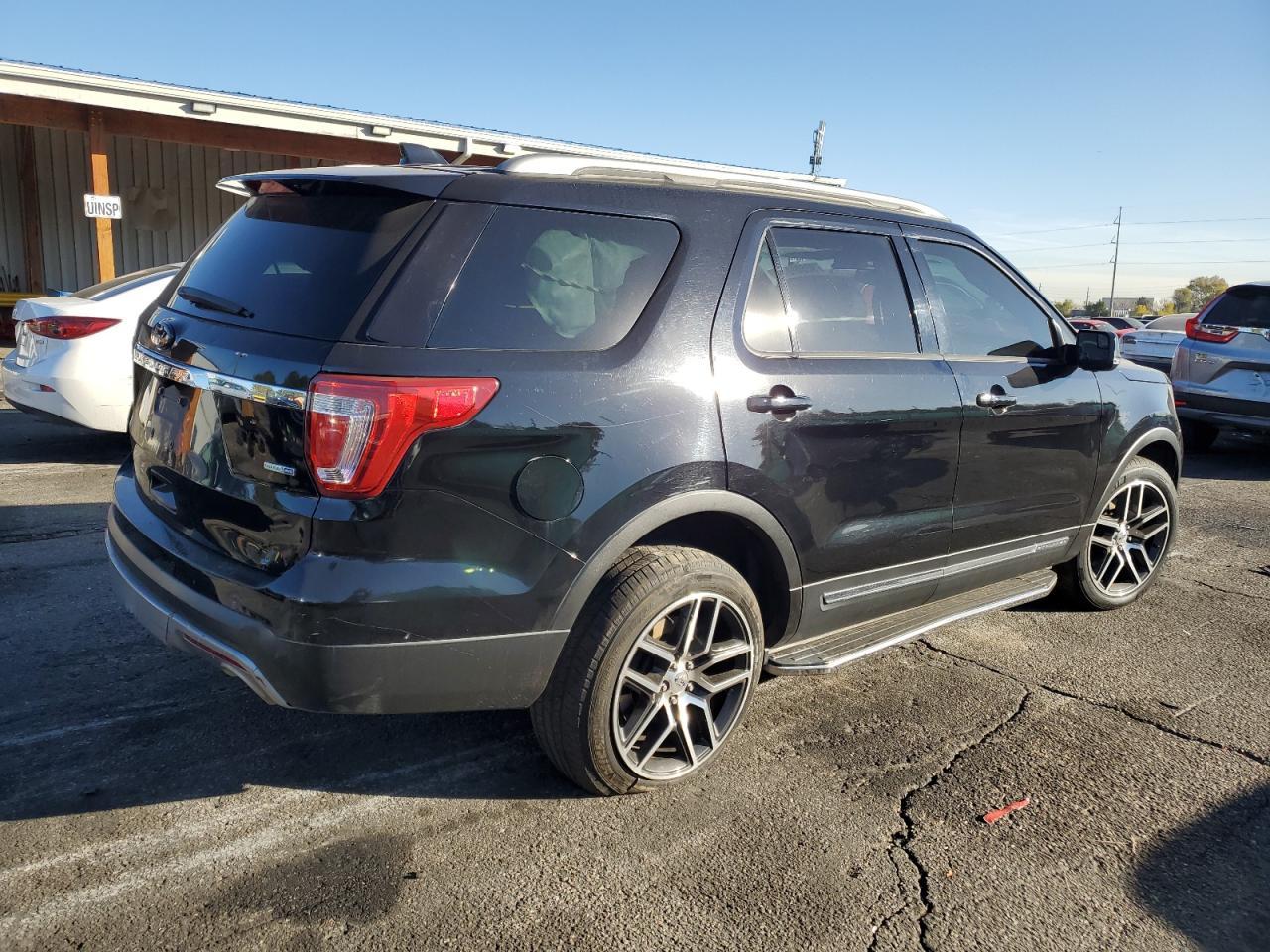 2016 Ford Explorer Xlt - Фото 3