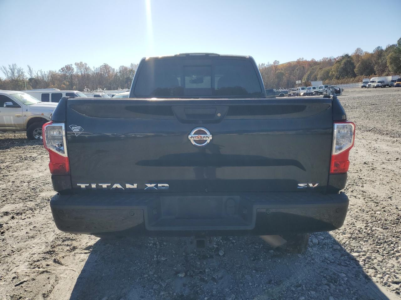2017 Nissan Titan Xd Sl - Image 6