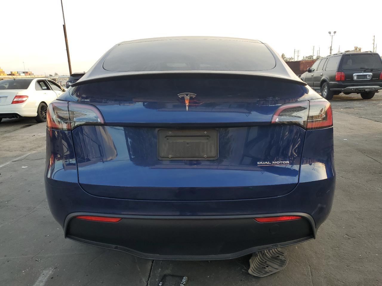 2023 Tesla Model Y - Image 6