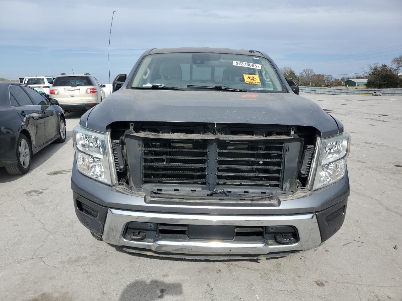 2020 Nissan Titan Sv - Image 5