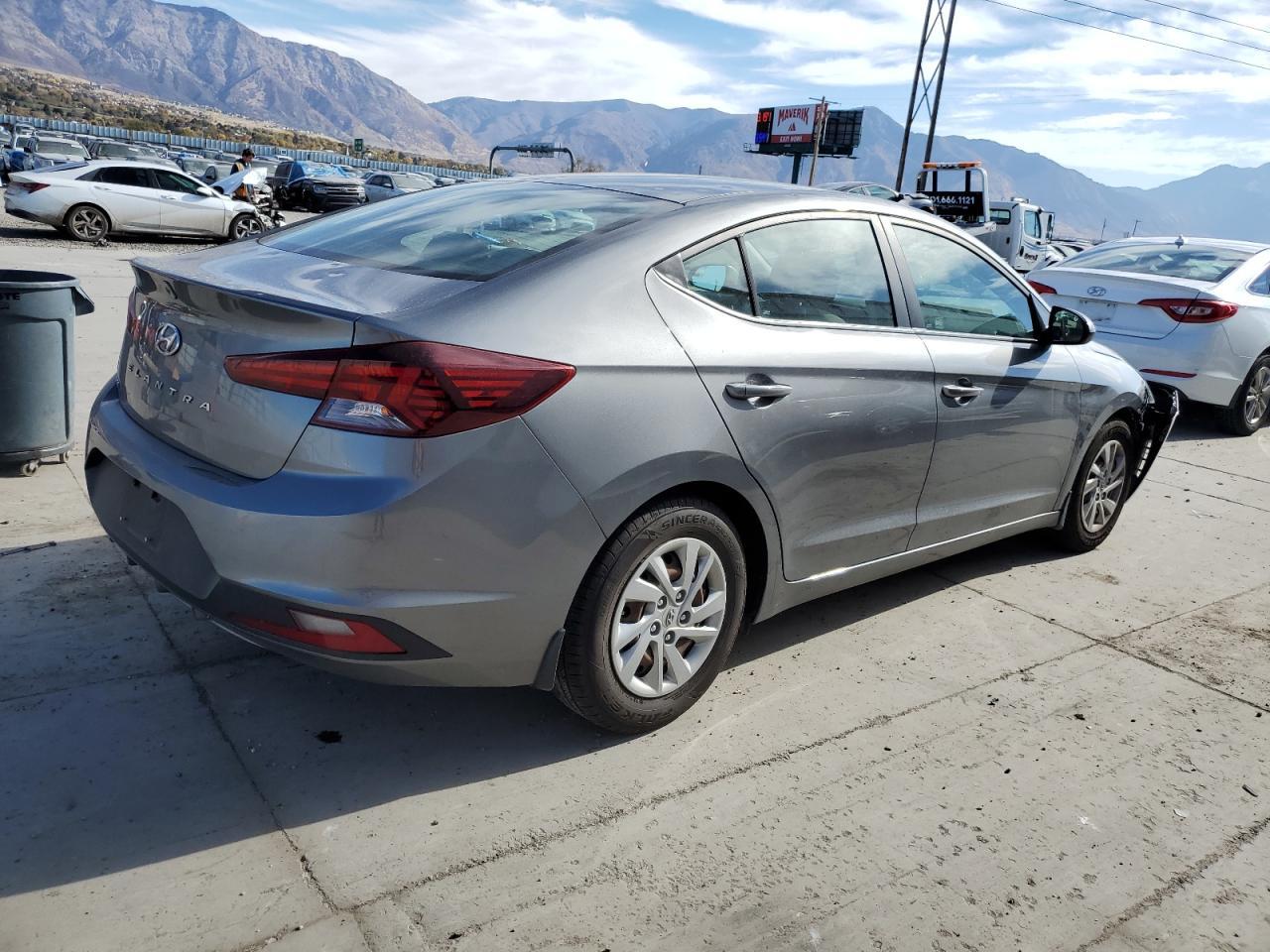 2019 Hyundai Elantra Se - Фото 3