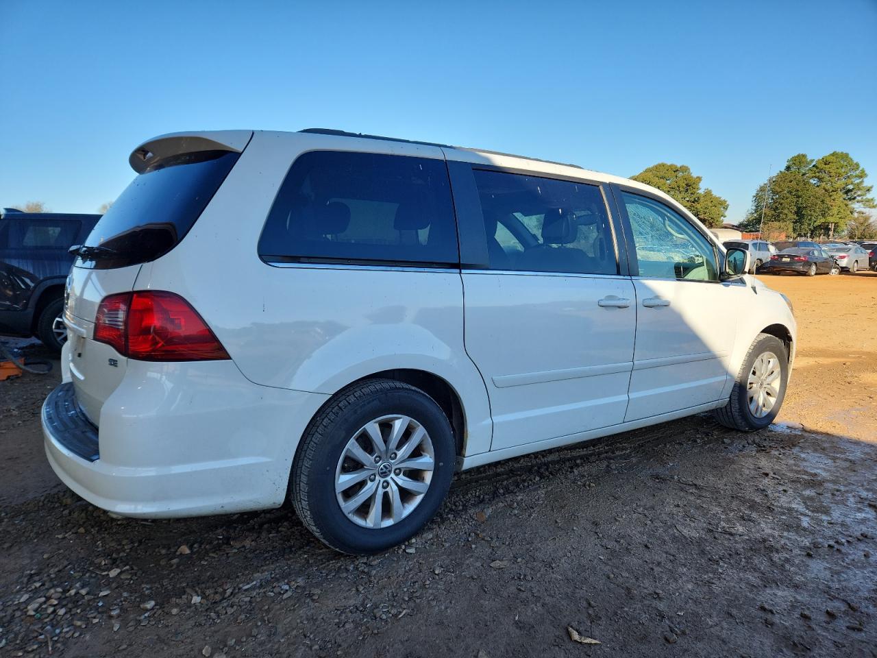2012 Volkswagen Routan Se - Фото 3