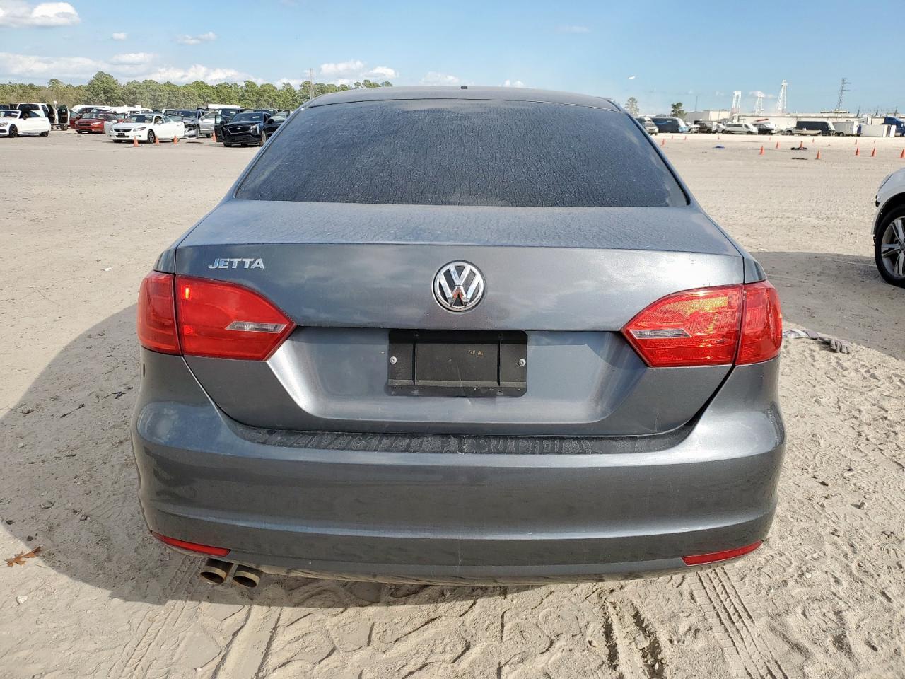 2014 Volkswagen Jetta Base - Image 6