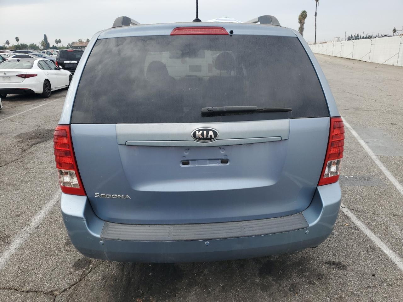 2014 Kia Sedona Lx - Image 6