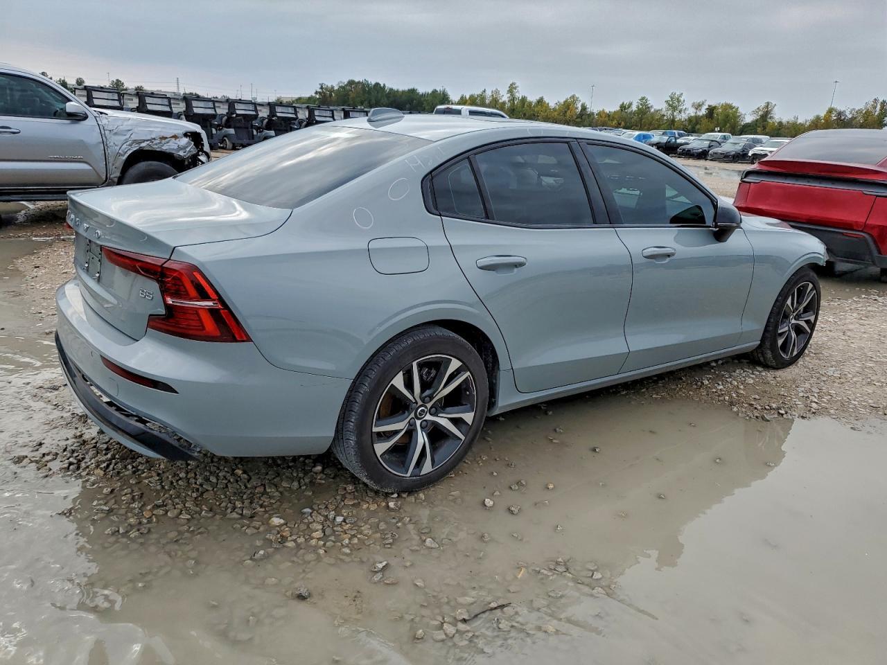 2025 Volvo S60 Core - Фото 3