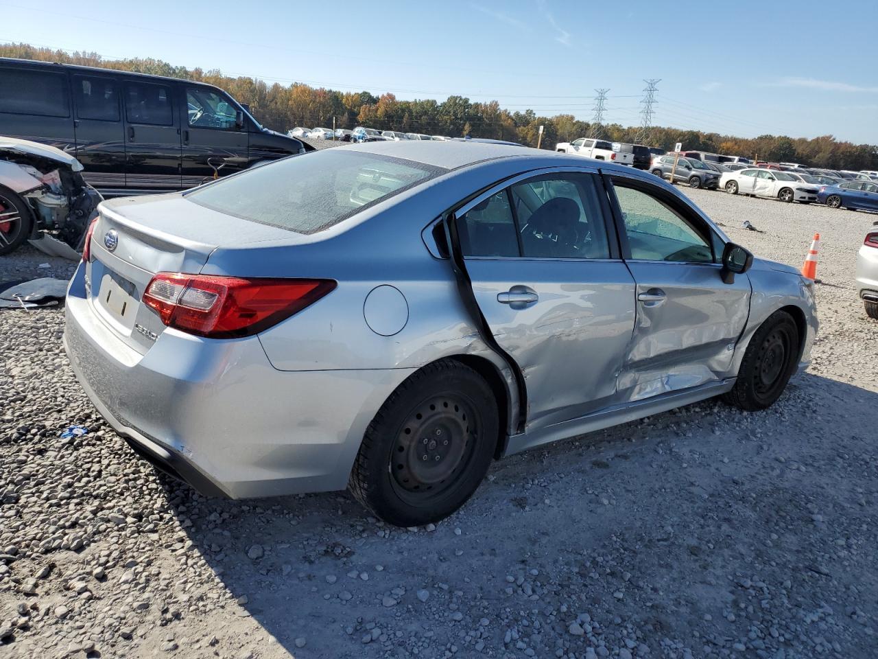 2018 Subaru Legacy 2.5I - Фото 3