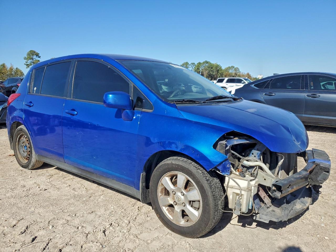 2011 Nissan Versa S - Image 4