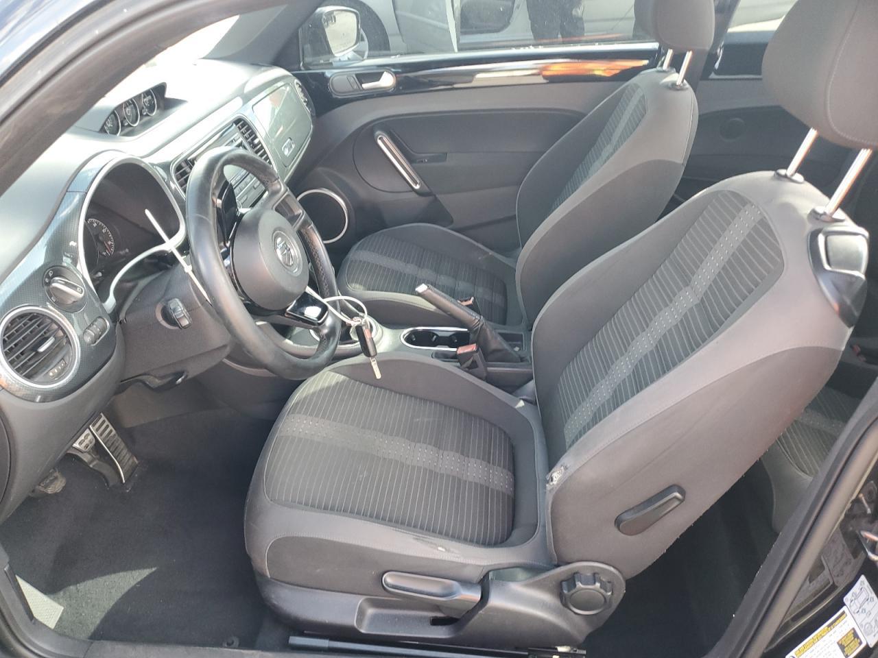 2012 Volkswagen Beetle Turbo - Фото 7