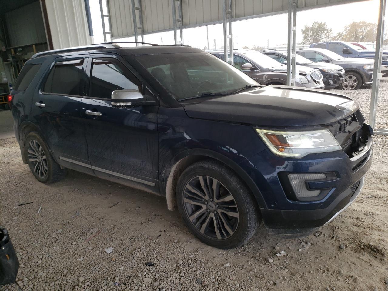 2017 Ford Explorer Platinum - Image 4